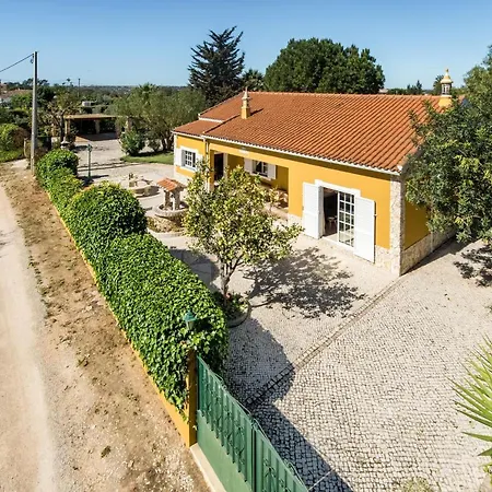 Peaceful Algarve With Private Pool, Spacious Garden & Bbq Area Pêra