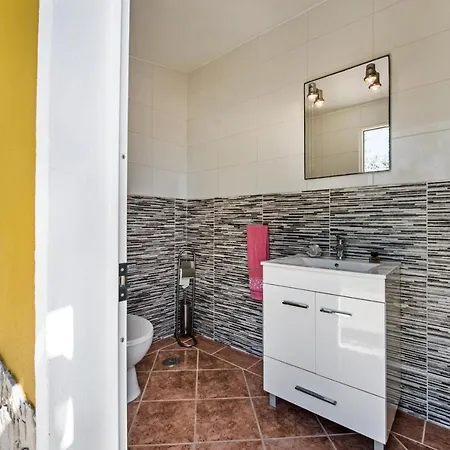 Peaceful Algarve With Private Pool, Spacious Garden & Bbq Area