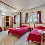 Algarve With Private Pool And Garden *