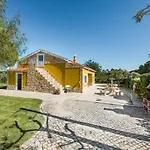 Algarve With Private Pool And Garden 度假居