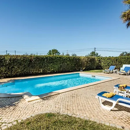 Peaceful Algarve With Private Pool, Spacious Garden & Bbq Area