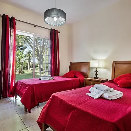 펜션 Peaceful Algarve With Private Pool, Spacious Garden & Bbq Area *