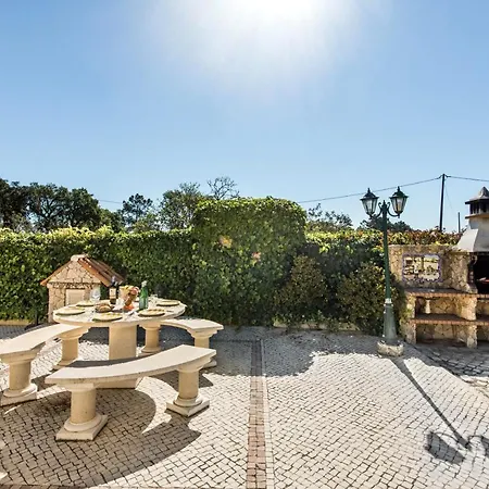 Peaceful Algarve Villa With Private Pool, Spacious Garden & Bbq Area