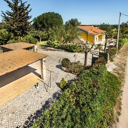 Peaceful Algarve With Private Pool, Spacious Garden & Bbq Area 페라구도