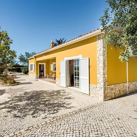 Peaceful Algarve With Private Pool, Spacious Garden & Bbq Area * 페라구도