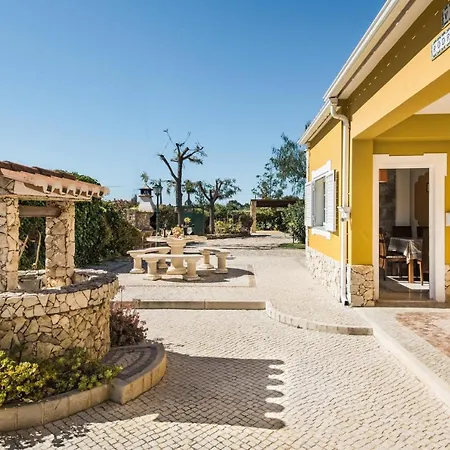 Peaceful Algarve With Private Pool, Spacious Garden & Bbq Area * 페라구도