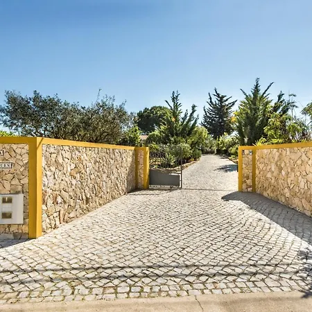 Algarve With Private Pool And Garden