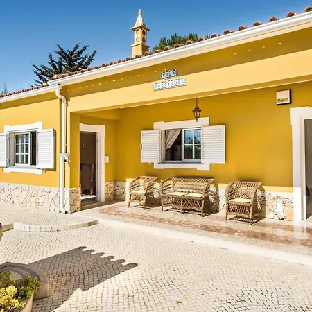 Peaceful Algarve Villa With Private Pool, Spacious Garden & Bbq Area Hébergement de vacances